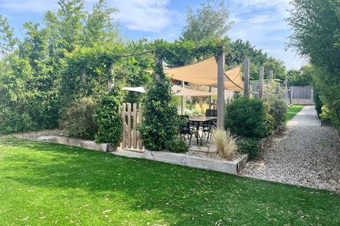 19 The Chase, Romford, RM1 4BE