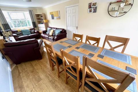 4 bedroom end of terrace house for sale, Ruabon, Wrexham