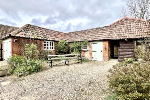 4 bedroom farm house to rent, Calne SN11