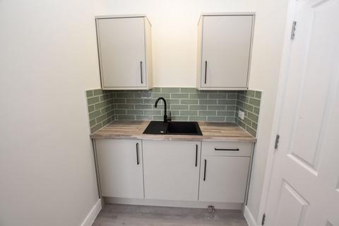 1 bedroom in a house share to rent, Ainsworth Road, Radcliffe, Manchester, M26