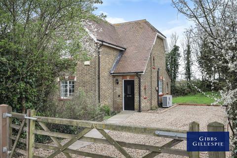 3 bedroom semi-detached house to rent, Down Barns Cottages UB5 6QZ