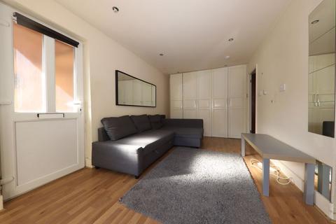 Studio for sale, Hambledon Close, Uxbridge UB8