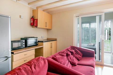 1 bedroom flat to rent, Waltham Close, NG2