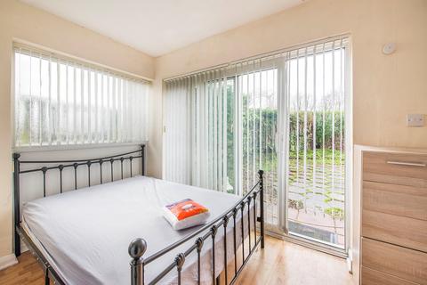 1 bedroom flat to rent, Waltham Close, NG2
