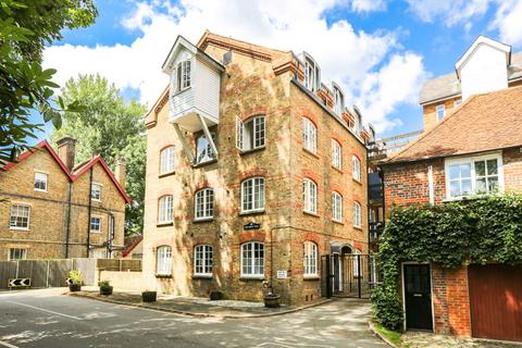undefined, Grove Mill Lane, Watford WD17