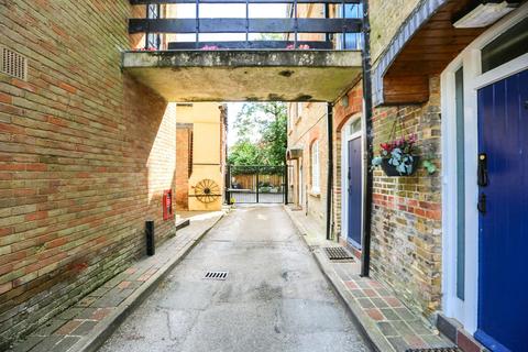 undefined, Grove Mill Lane, Watford WD17