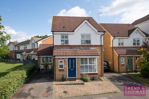 3 bedroom detached house for sale, Byewaters, Rickmansworth WD18