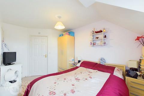 2 bedroom flat for sale, Craven Court, Crome Road, Norwich
