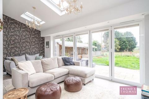 3 bedroom semi-detached house for sale, Heron Close, Rickmansworth WD3