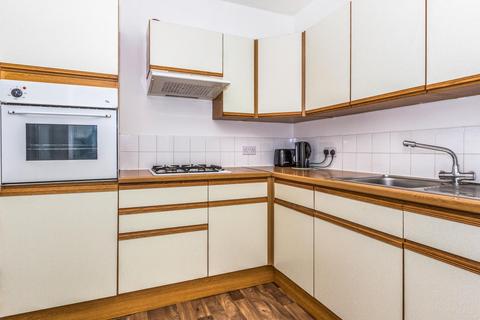 2 bedroom apartment to rent, Copnor Road, Portsmouth PO3