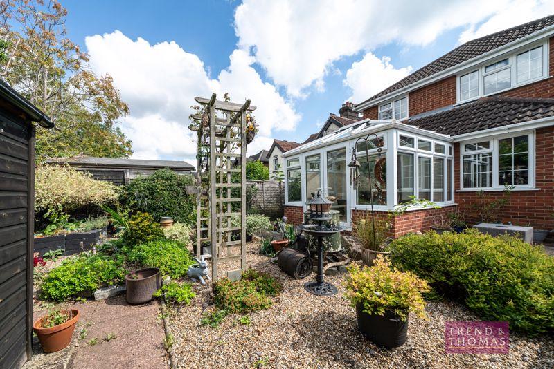 Pineapple Road, Amersham HP7 3 bed detached house for sale £635,000