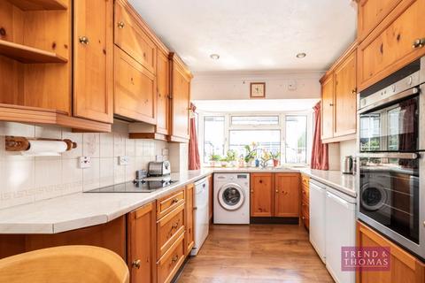 3 bedroom detached house for sale, Pineapple Road, Amersham HP7