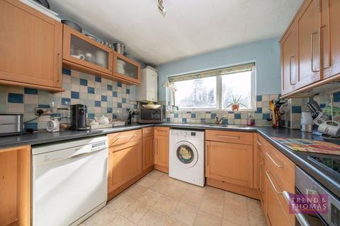 2 bedroom apartment for sale, The Spinney, Watford WD17