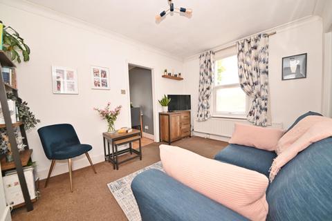 1 bedroom maisonette for sale, Shacklegate Lane, Teddington TW11