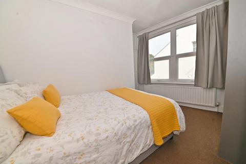 1 bedroom maisonette for sale, Shacklegate Lane, Teddington TW11