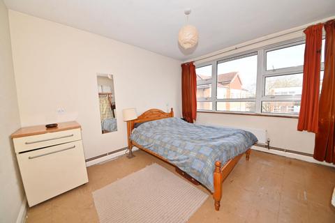 2 bedroom apartment for sale, Sutherland Grove, Teddington TW11