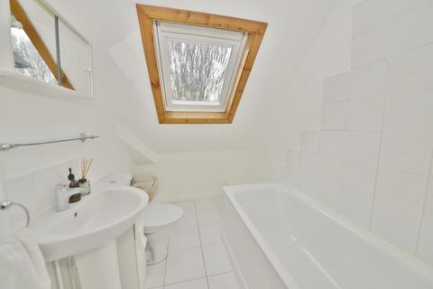 2e Strafford Road, Twickenham, TW1 3AE