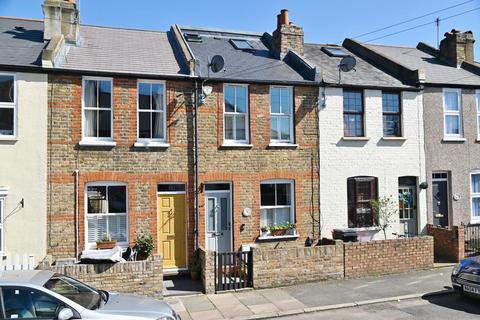 8 Norcutt Road, Twickenham, TW2 6SR