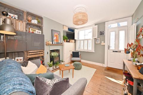 8 Norcutt Road, Twickenham, TW2 6SR