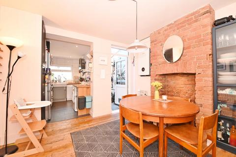 8 Norcutt Road, Twickenham, TW2 6SR