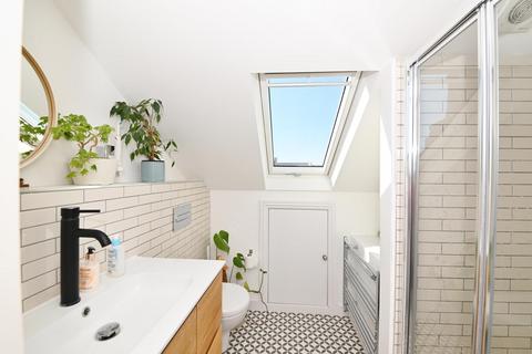 8 Norcutt Road, Twickenham, TW2 6SR