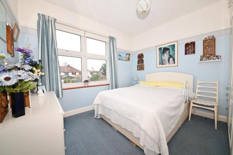 196 Lyndhurst Avenue, Twickenham, TW2 6BT