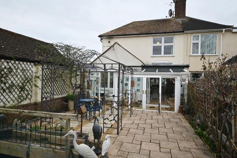 196 Lyndhurst Avenue, Twickenham, TW2 6BT