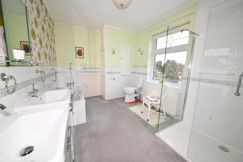 196 Lyndhurst Avenue, Twickenham, TW2 6BT