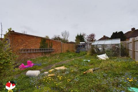 175 Tuffley Lane, Tuffley, Gloucester, GL4 0NZ