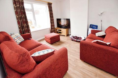 94 Attwyll Avenue, Exeter, EX2 5HW