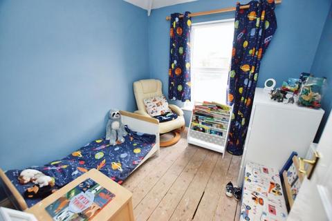 94 Attwyll Avenue, Exeter, EX2 5HW