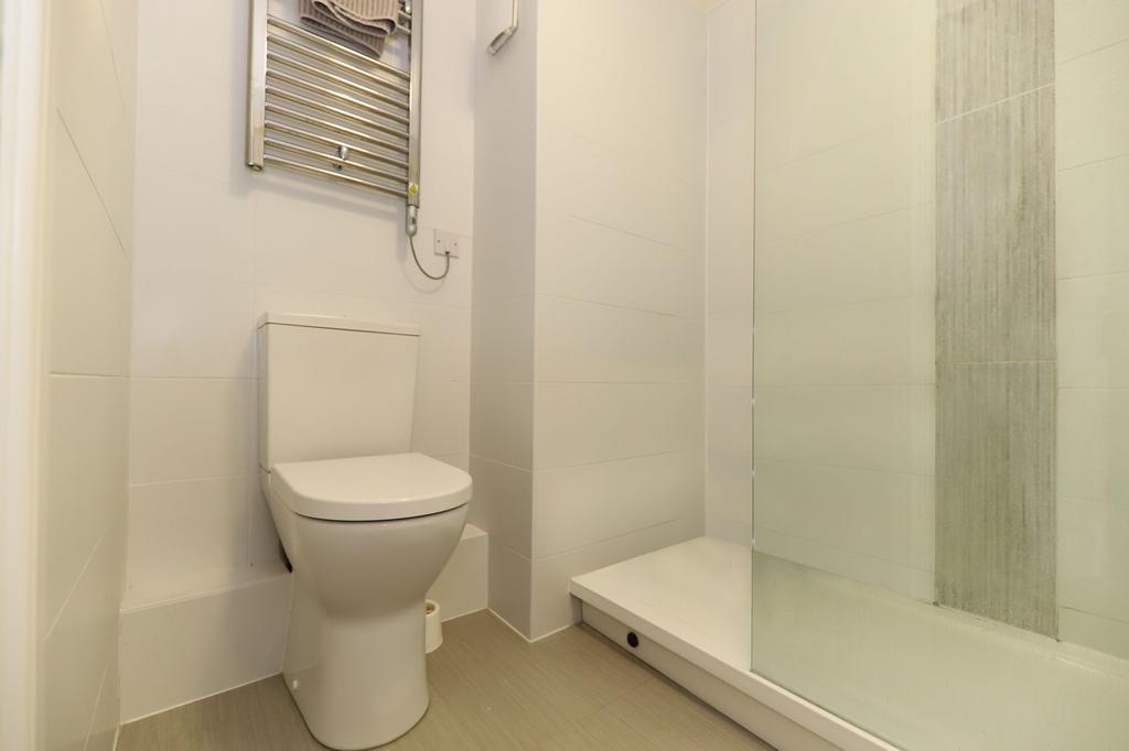 Shower Room (2)
