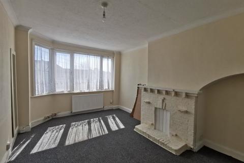 2 bedroom maisonette to rent, Oak Tree Dell, London