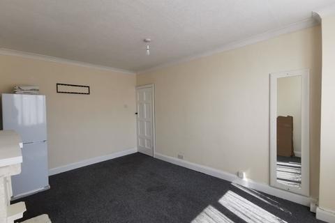 2 bedroom maisonette to rent, Oak Tree Dell, London