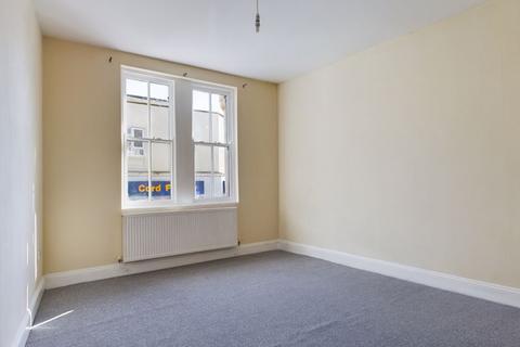 2 bedroom flat for sale, Trelowarren Street Camborne - Chain free sale, ideal first time buyer
