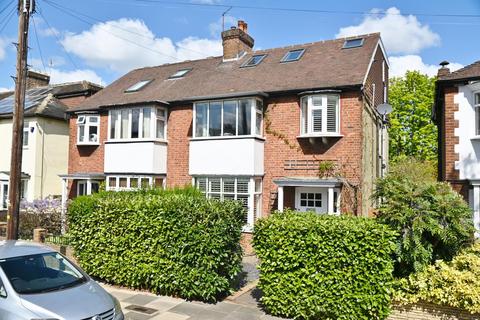 11 Erncroft Way, Twickenham, TW1 1DA