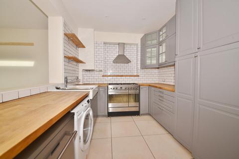 11 Erncroft Way, Twickenham, TW1 1DA