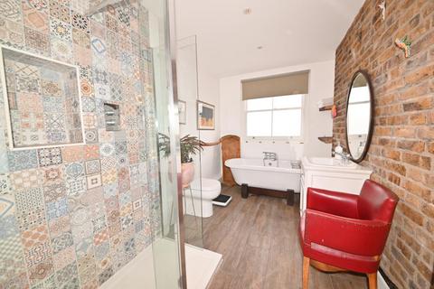 4 Cranmer Road, Hampton Hill, Hampton, TW12 1DW