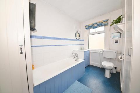 4 Andover Road, Twickenham, TW2 6PD