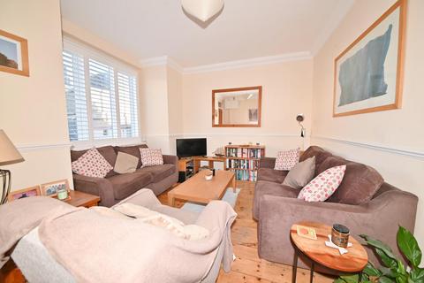 31 Andover Road, Twickenham, TW2 6PD