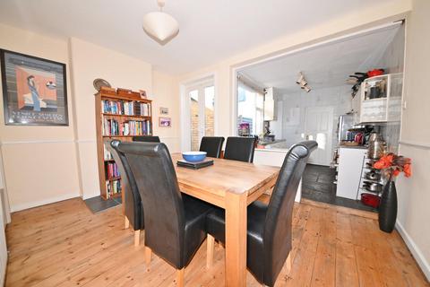 31 Andover Road, Twickenham, TW2 6PD