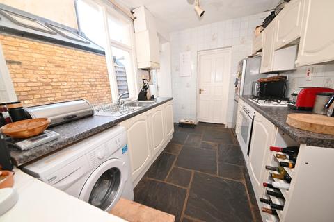 31 Andover Road, Twickenham, TW2 6PD
