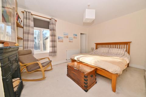 31 Andover Road, Twickenham, TW2 6PD