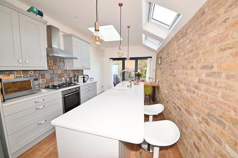33 Albert Road, Twickenham, TW1 4HU