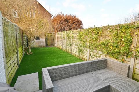 33 Albert Road, Twickenham, TW1 4HU