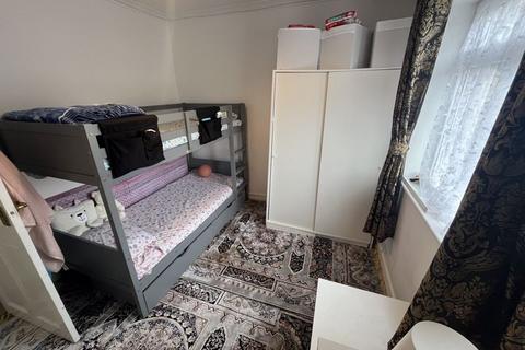 2 bedroom maisonette for sale, Grosvenor Avenue, Hayes