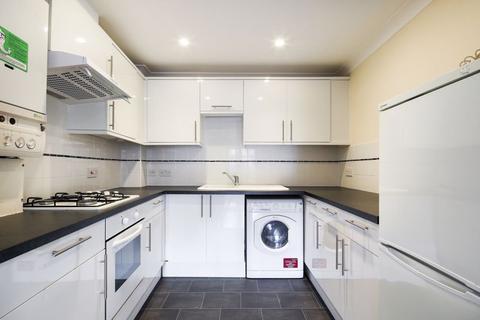 2 bedroom flat to rent, Albany Court, Plumbers Row, London