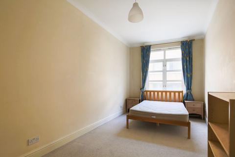 2 bedroom flat to rent, Albany Court, Plumbers Row, London