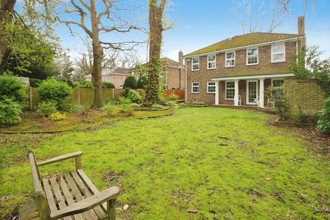 4 bedroom detached house for sale, Liskeard Close, Chislehurst