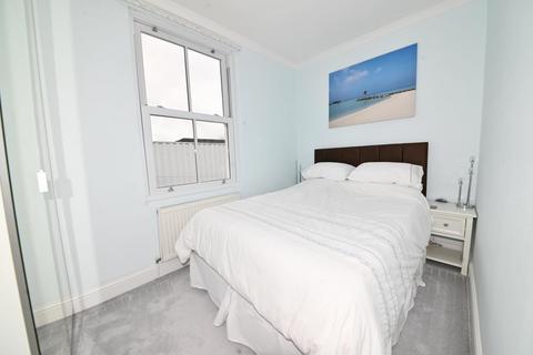 27 Norcutt Road, Twickenham, TW2 6SR